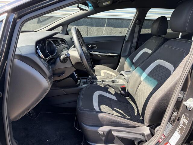 KIA CEE D cee'd Sportswagon 1.0 T-GDi GT-Line Navigatie, Stoelverwarming, Smart Key, Cruise control, Navigatie, Nieuw geleverd en onderhouden