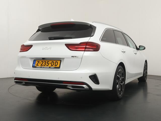 KIA CEE D Ceed Sportswagon 1.5 T-GDi GT-Line - Schuifkantel dak - All-Season banden - Camera - AppleCarplay - Android Auto Fabrieksgarantie tot 03-2032 of 150.000Km