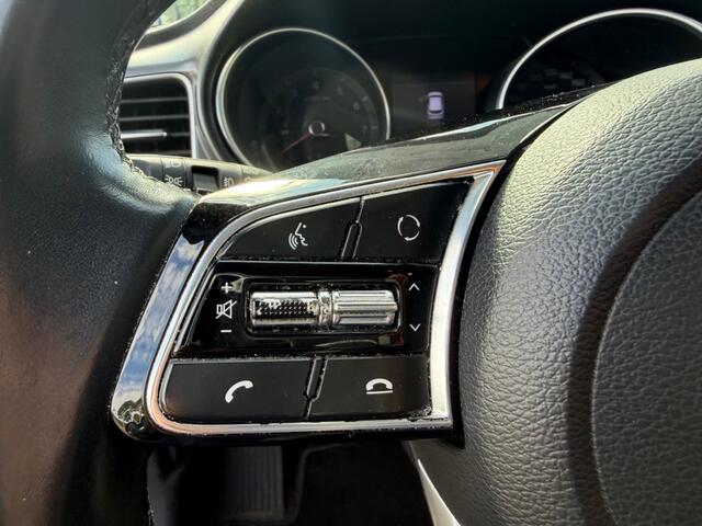 KIA CEE D 1.0T-GDI DYNAMIC LINE NAVI AIRCI/ECC PDC