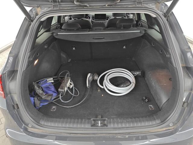 KIA CEE D Ceed Sportswagon 1.6 GDI PHEV DynamicPlusLine 1e-Eig. & Dealer-Onderh. BOVAG-Garantie. NL-Auto.