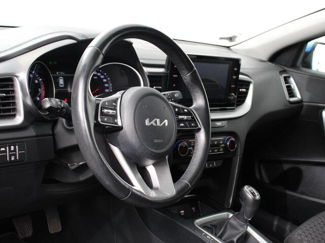 KIA CEE D Ceed Sportswagon 1.0 T-GDi DynamicLine Navigatie Apple Carplay/Android auto Climate control Adaptieve Cruise control LED Achteruitrijcamera Stuurverwarming Stoelverwarming Apple Carplay/ Android Auto Lichtmetalen velgen Navigatie Radio