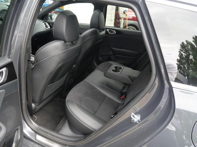 KIA CEE D Ceed Sportswagon 1.5 T-GDi GT-PlusLine | Trekhaak | Schuif/Kantel dak | Stoel/stuurverwarming | Dode Hoek |