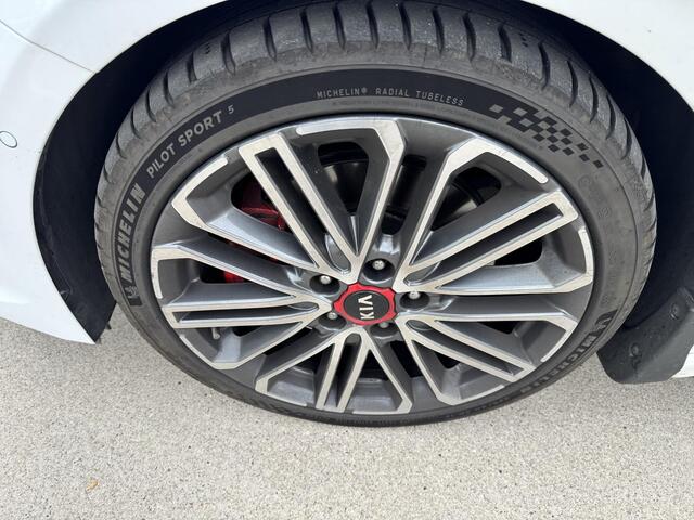 KIA CEE D Ceed 1.6 T-GDi GT Panoramadak | Automaat