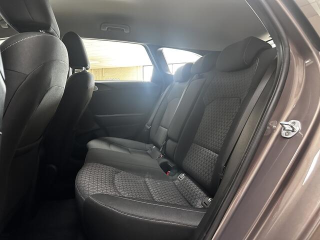 KIA CEE D Ceed Sportswagon 1.4 T-GDi DynamicLine/ Automaat/ LED Dagrijverl/ Trekhaak/ Apple+Android/ Clima/ Navi/ Cruise/ Bluetooth/ Multi.LEDER.Stuur/ Elek.pakket/ Isofix/ PDC.