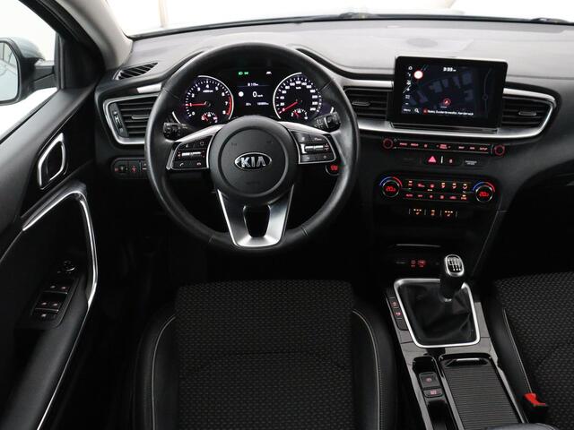 KIA CEE D Ceed 1.0 T-GDi DynamicPlusLine | Stoelverwarming | Carplay | Camera | Navigatie | Stuurverwarming | Half leder | Cruise control | Keyless | DAB | Parkeerhulp | Climate control | Bluetooth