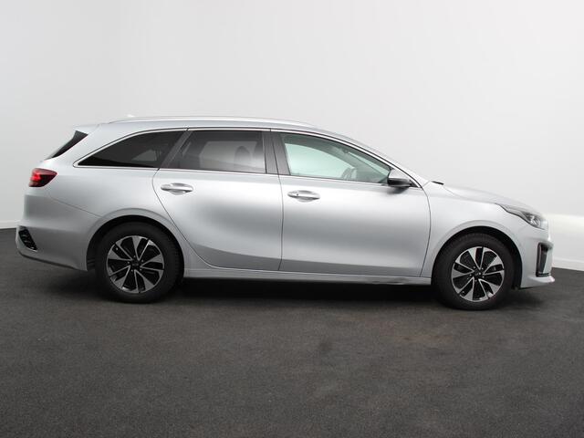 KIA CEE D Ceed Sportswagon 1.6 GDI PHEV DynamicLine Climate control Cruise control Adaptive Electrisch bedienbare achterklep Camera Lichtmetalen velgen Camera Navigatie Apple Carplay/ Android Auto Led