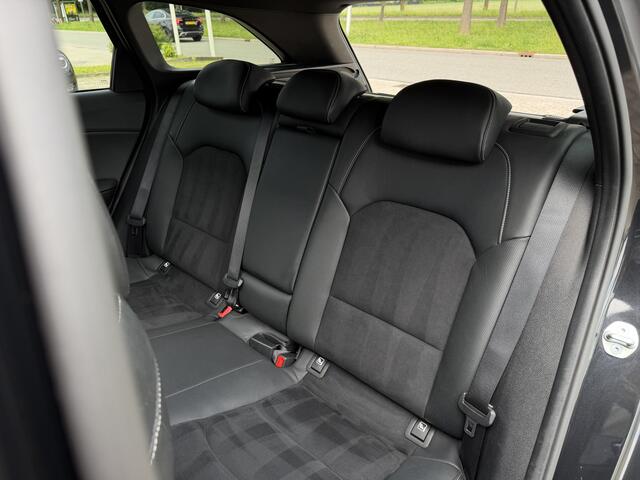 KIA CEE D Ceed Sportswagon 1.5 T-GDi GT-Line / Automaat / Keyless / Carplay / Schuif- Kanteldak / 17'' LM /