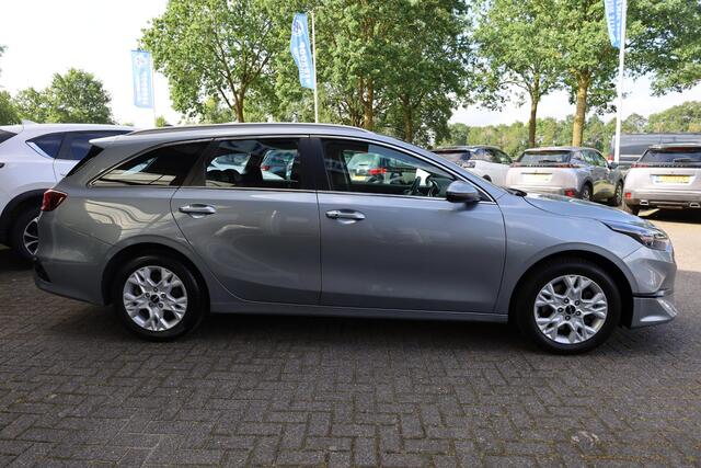KIA CEE D Ceed Sportswagon 1.0 T-GDi DynamicLine CARPLAY CAMERA HALF-LEER CRUISE DRAADLOOS-LADEN DAB LANE-ASSIST HILD-HOLD CLIMA NAVI CRUISE PDC LMV