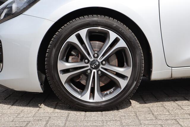 KIA CEE D cee'd Sportswagon 1.0 T-GDi GT-Line Summer Edition Panoramadak! NAP/Apple carplay/Trekhaak/Stoelverwarming/Stuurverwarming/Cruise control/Climate control/Navigatie/Bluetooth