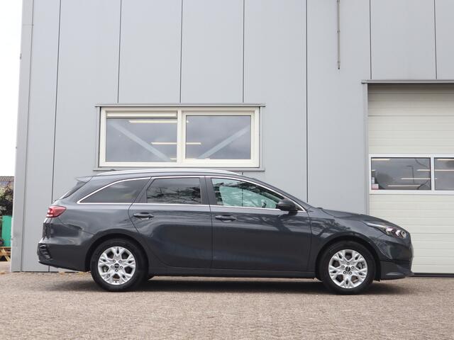 KIA CEE D Ceed Sportswagon 1.5 T-GDi DynamicPlusLine Stoel & Stuurverwarming / Camera / Full Led / Keyless