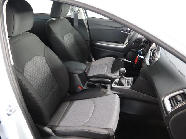 KIA CEE D Ceed SW 1.0 T-GDi ComfortLine | Klimaatregeling | Dakrails | Cruise control | Achteruitrijcamera | Navigatie |