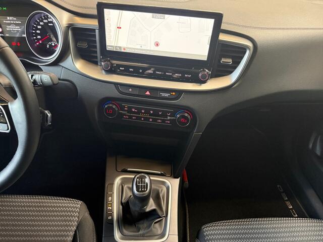KIA CEE D Ceed Sportswagon 1.5 T-GDi DynamicLine I Navi I Carplay I Camera