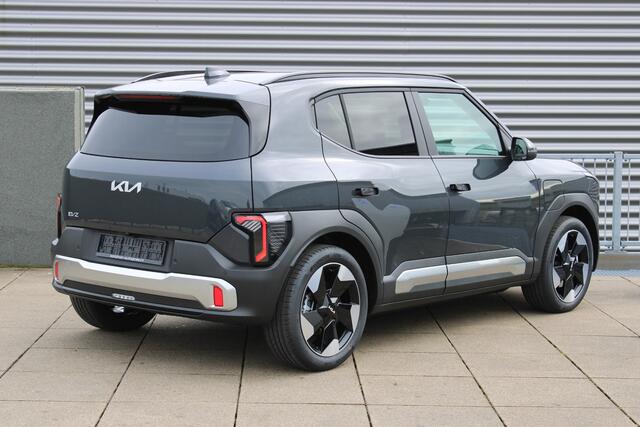 KIA EV2 Plus Advanced 42.2 kWh 4p. DEMO Edition Schuifdak / Camera / Navi / 230V aansluiting