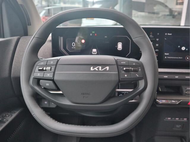 KIA EV2 Plus 42.2 kWh | Direct Leverbaar | Stuur + Stoelverwarming | Navigatie | Tot 10jr. Kia-Garantie |