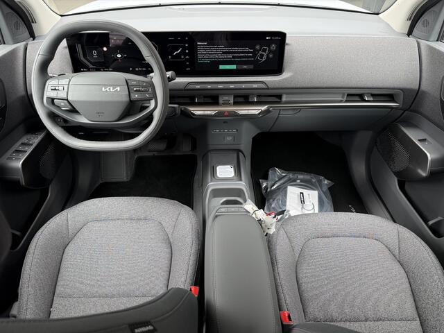 KIA EV2 Plus 42.2 kWh Direct uit Voorraad leverbaar | Actieprijs ¤. 29,890,= rijklaar inclusief inruilactie | Achteruitrijcamera |Stuurverwarming | Dodehoeksensor