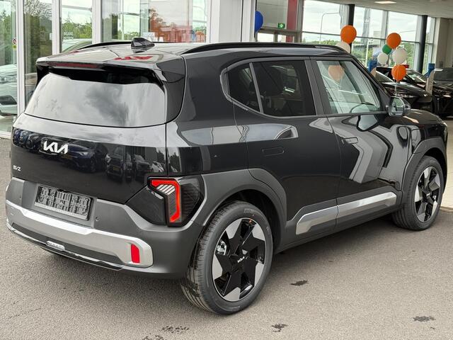 KIA EV2 Plus 42.2 kWh Direct uit Voorraad leverbaar | Actieprijs ¤. 29,890,= rijklaar inclusief inruilactie | Batterijverwarming | Privacy Glass | Stoel/stuurverwarming