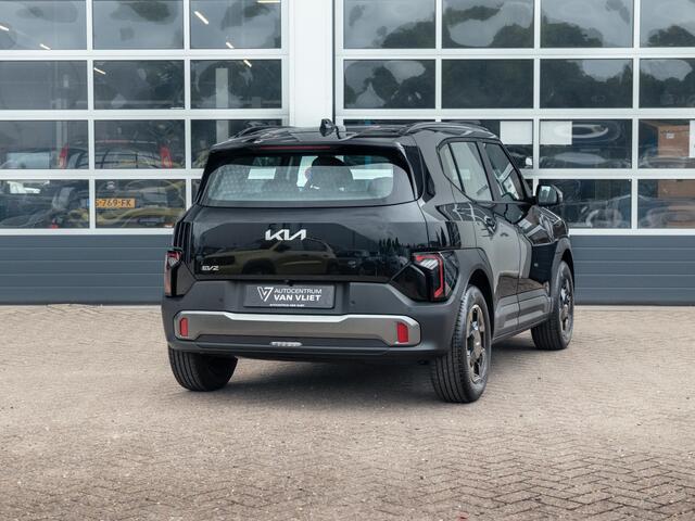KIA EV2 Air 42.2 kWh 5p. | Actieprijs * | Clima | Adapt. cruise | Navi | Dakrails | 16" | Stoel&Stuur Verwarming | Apple Carplay