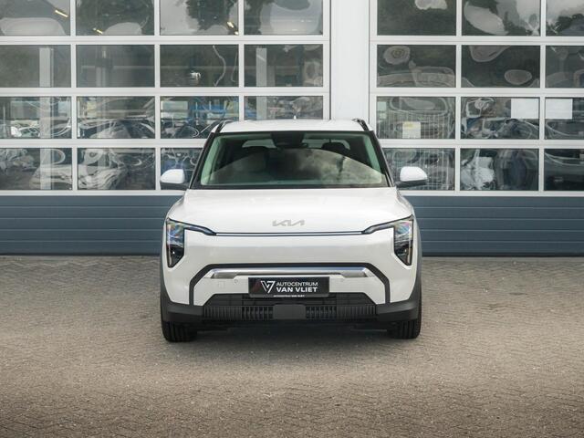 KIA EV3 Plus 81.4 kWh l Direct leverbaar l Stoel Stuurwielverwarming l Dode hoek assistent l Privatelease vanaf ¤ 572,00