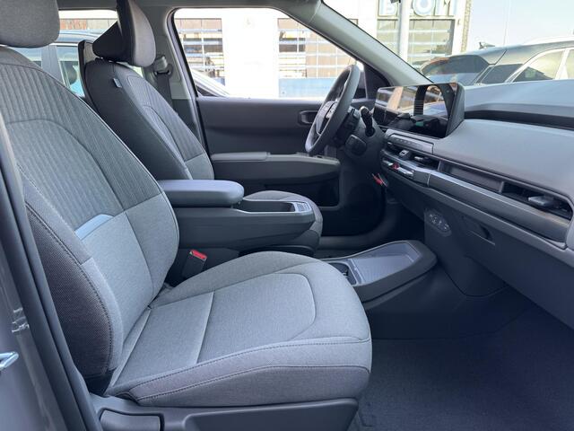 KIA EV3 Air 58.3 kWh | NU MET 18 INCH Velgen | Draadloos Apple carplay | Navigatie |