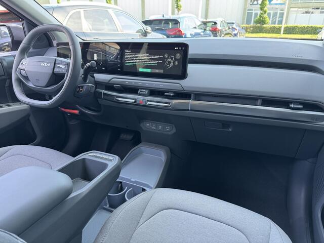 KIA EV3 Air 58.3 kWh | NU MET 18 INCH Velgen | Draadloos Apple carplay | Navigatie |