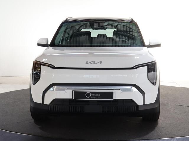 KIA EV3 Plus Advanced 81.4 kWh | Panoramaschuifdak | 19" velgen | Harman Kardon | Privacy Glass | Stoel- en stuurwielverwarming |