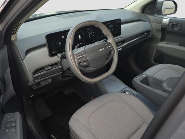 KIA EV3 Air 81.4 kWh | Demo | Adapt. Cruise | Lane-Assist | Climate Control | Long Range | Achteruitrijcamera | Sensoren Voor- En Achter |