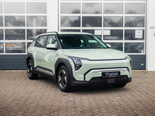 KIA EV3 Air 58.3 kWh | Uit voorraad leverbaar | Navi | 17" | Adapt. Cruise | Clima | PDC | Dakrails |