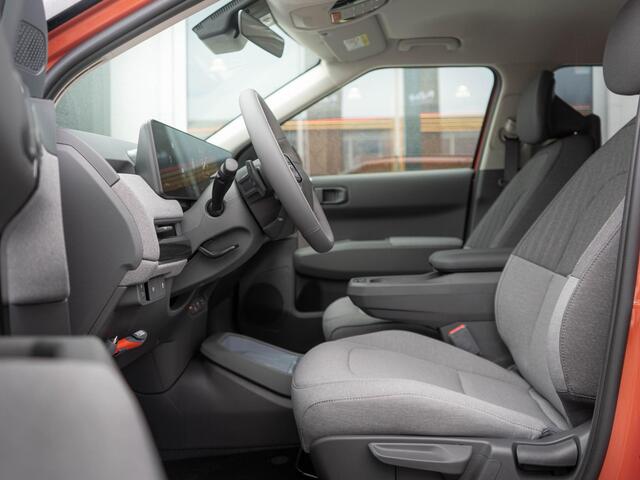 KIA EV3 Plus 81.4 kWh | Binnenkort beschikbaar | Stoel en stuurverwarming | PDC |