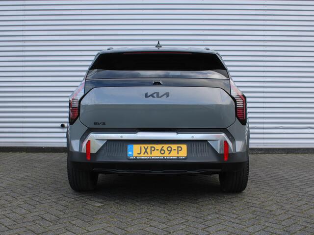KIA EV3 Plus Advanced 81.4 kWh | Stuur/stoelverwarming | Schuifdak | Camera | Elek. stoelverstelling | 19" LM | Dodehoek detectie | Clima | LED |