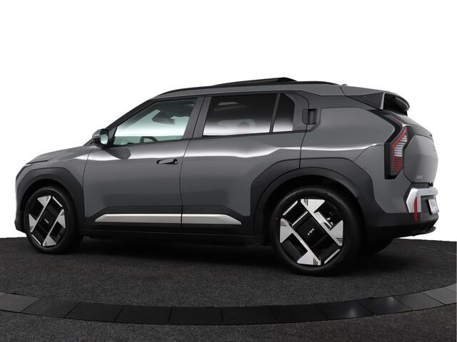 KIA EV3 Plus Advanced 81.4 kWh ¤3000,- Inruilpremie - Stoel-/Stuurverwarming - Schuif-/Kanteldak - Elektrisch Verstelbare Bestuurdersstoel - Parkeersensoren Voor en Achter - Apple Carplay/Android Auto - Fabrieksgarantie tot 2033