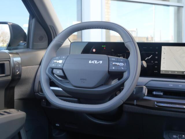 KIA EV3 Plus Advanced 81.4 kWh | Schuifkanteldak | Stoel en stuurverwarming | Adaptief | Dode Hoek