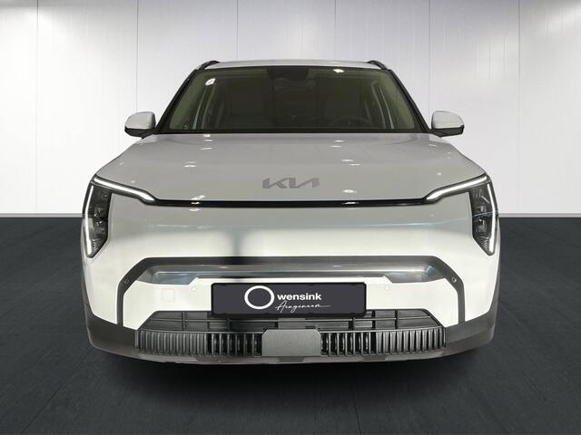 KIA EV3 Plus 81.4 kWh | Dodehoekassistentie | Privacy Glass | Stoel- en stuurwielverwarming | Dual Zone Climate Control | Draadloze oplader voor smartphone |