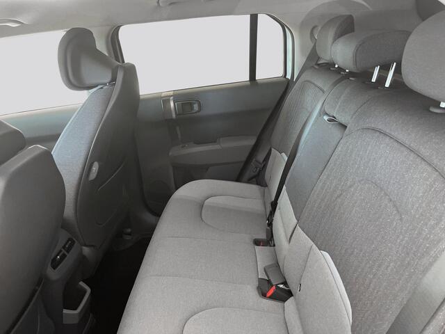 KIA EV3 Plus 81.4 kWh | Dodehoekassistentie | Privacy Glass | Stoel- en stuurwielverwarming | Dual Zone Climate Control | Draadloze oplader voor smartphone |