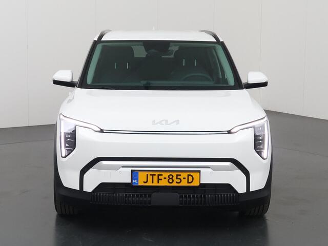 KIA EV3 Plus 81.4 kWh | Dodehoekassistentie | Privacy Glass | Stoel- en stuurwielverwarming | Dual Zone Climate Control | Draadloze oplader voor smartphone |
