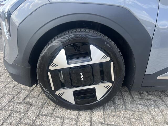 KIA EV3 Plus Advanced 81.4KWH All Seasonbanden | Stoelverwarming | Navig