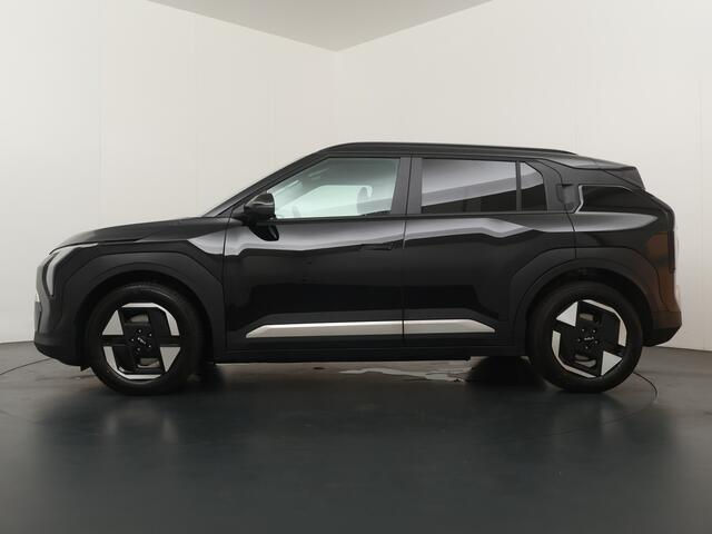KIA EV3 Plus 81.4 kWh - ¤3000,- Inruilpremie - Stoel/Stuur verwarming - Apple Carplay/Android Auto - Navigatie - Achteruitrij camera - Keyless entry - Fabrieksgarantie t/m 12-12-2032