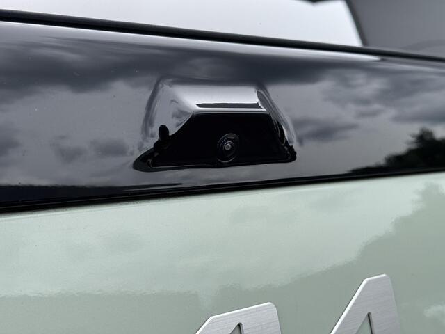 KIA EV3 Plus 81.4 kWh Dodehoeksensor | Stoel/stuurverwarming | Parkeersensor voor en achter | Achteruitrijcamera | Navigatie | Cruise control Adaptive | Draadloze oplader telefoon