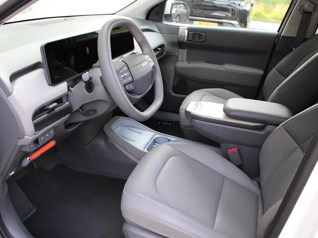 KIA EV3 Plus Advanced 81.4 kWh | STOEL EN STUURVERWARMING | 19 INCH LMV | DODEHOEK DETECTIE |