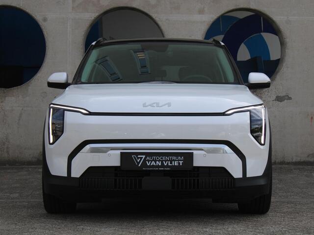 KIA EV3 Plus Advanced 81.4 kWh | STOEL EN STUURVERWARMING | 19 INCH LMV | DODEHOEK DETECTIE |