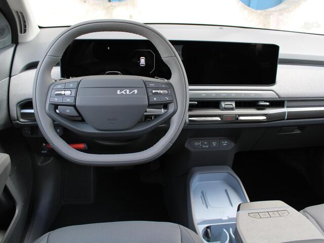 KIA EV3 Plus Advanced 81.4 kWh | STOEL EN STUURVERWARMING | 19 INCH LMV | DODEHOEK DETECTIE |