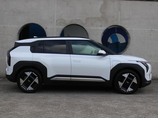 KIA EV3 Plus Advanced 81.4 kWh | STOEL EN STUURVERWARMING | 19 INCH LMV | DODEHOEK DETECTIE |
