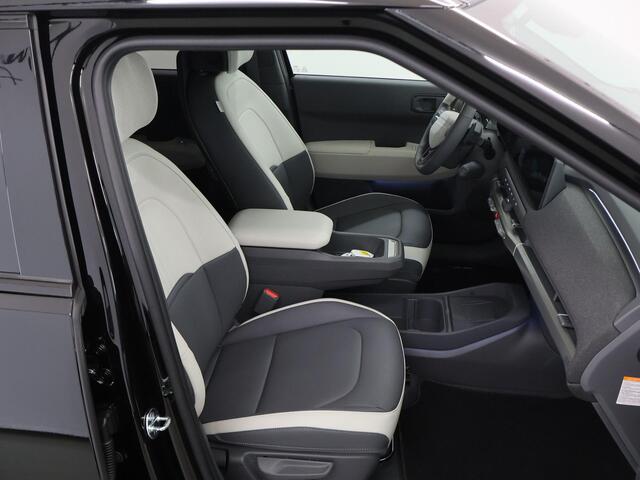 KIA EV3 GT-Line Business Edition 81.4 kWh | 19" lichtmetalen GT-Line velgen | Ambient lighting | Privacy Glass | GT-Line interieur | Stoel- en stuurwielverwarming |