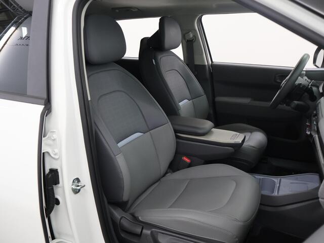 KIA EV3 Plus Advanced 58.3 kWh | Trekhaak | Panoramaschuifdak | 19" velgen | Harman Kardon | Privacy Glass | Stoel- en stuurwielverwarming |