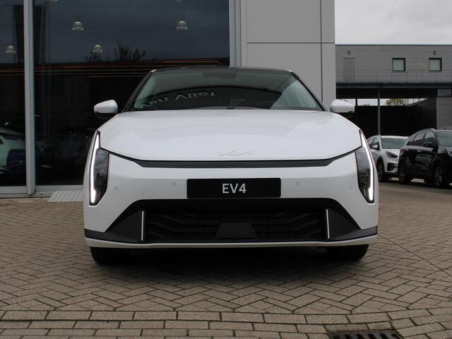 KIA EV4 Plus Advanced 81.4 kWh Direct leverbaar | Pano dak | Elektrische kofferbak | lage bijtelling!