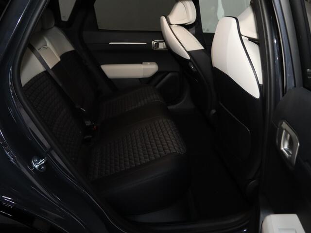 KIA EV4 GT-Line Business Edition 81.4 kWh | Adaptieve cruise control | Stoel- en stuurwielverwarming | Achteruitrijcamera | 19" LM velgen GT-Line | LED-koplampen |