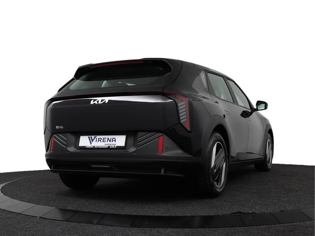 KIA EV4 Air 81.4 kWh - ¤3000 Inruilpremie - Direct beschikbaar! Stoel/Stuur verwarming - Apple Carplay/Android Auto - Achteruitrij camera - Adaptive cruise control - - Fabrieksgarantie tot 02-2033