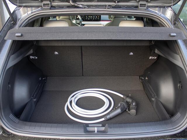 KIA EV4 GT-Line Business Edition 81.4 kWh Stoel+stuurverwarming | Rode remklauwen | Navigatie | LMV | Carplay | Gave auto!