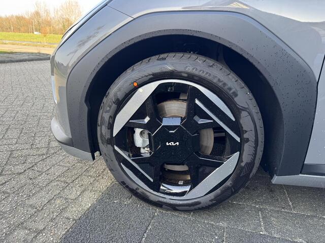 KIA EV4 Fastback Plus Advanced 81.4 kWh , Direct Leverbaar!, Inclusief 3000 euro Inruilpremie!, Complete Uitvoering!, Voorraadkorting!