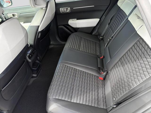 KIA EV4 Fastback GT-Line Business Edition 81.4 kWh | Stoel- en stuurwielverwarming | Adaptieve Cruisecontrol | Privacy glass | Achteruitrijcamera | Elektrisch verstelbare voorstoelen |
