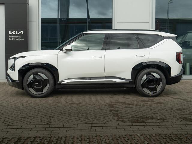 KIA EV5 Plus Advanced 81.4 kWh | OP VOORRAAD ! | Schuifkanteldak | Navigatie | Stoelverwarming |